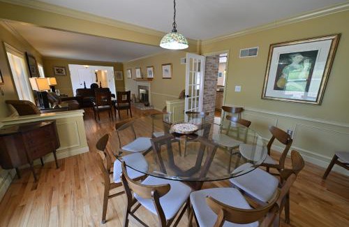 Ono House | Farmhouse in Hershey
