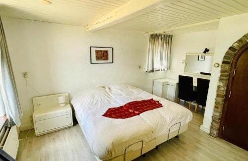 Sint Joost House | Farmhouse in Sint Joost with Pool & BBQ, cleaning included