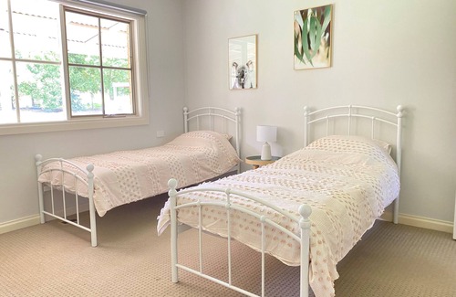 Hastings Other | Farmhouse in the heart of wine country with sea views and 10 mins to the beach