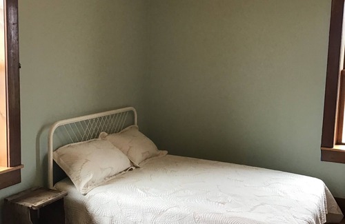 Viroqua Other | Farmhouse stay the Driftless way 3 mi from VRQ: walking trails, yoga room, views