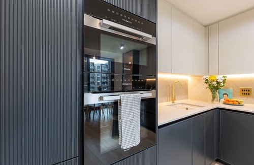 St Luke's Apartment | Farringdon Lux 2-bed flat w. Balcony - Clerkenwell