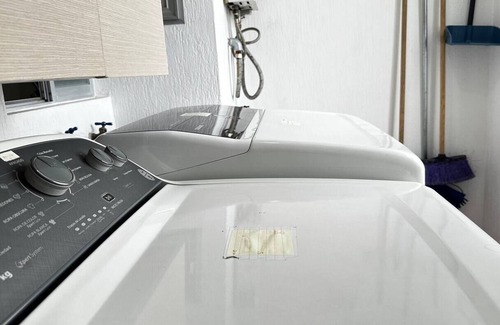 Guadalajara Apartment | Fast WiFi★Wash/Dry★ComfyBed★Free Parking★24-7Securityn