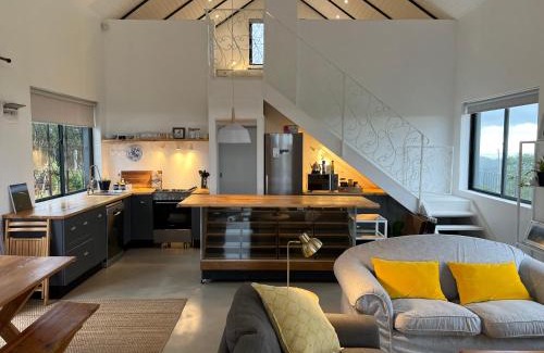 Grahamstown House | Featherstone View Cottage