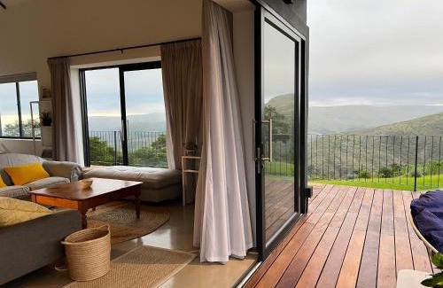 Grahamstown House | Featherstone View Cottage