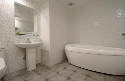 Gangseo District Hotel | February Hotel Busan Gangseo Annex Building