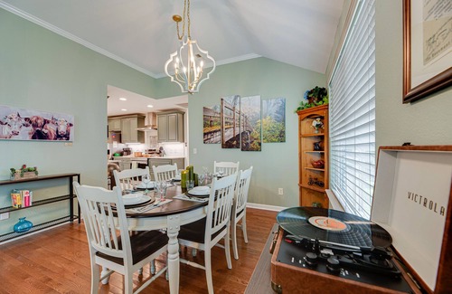 Thompson's Station House | Feel at home in style, comfort, cleanliness & convenience- Enjoy all the details