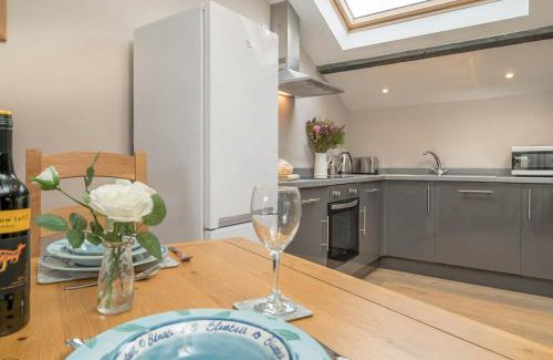 Dinas House | Felin-Pennarth