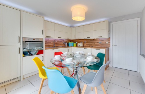 Felixstowe House | Felsto Beach - Three Bedroom House, Sleeps 6