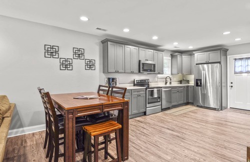 Lookout Valley Neighborhood Association House | Fenced yard - Dogs - 1 mile The Venue - 10 min to Chattanooga-Lookout Mountain