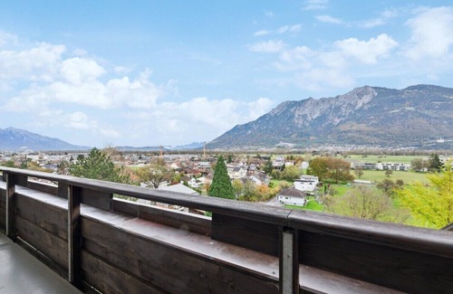 Sevelen Apartment | FENUS View over Liechtenstein | Parking | Kitchen