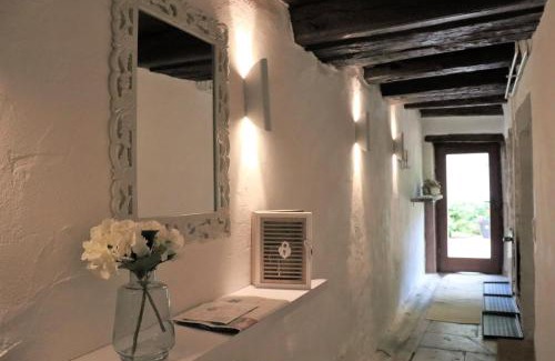 Saarlouis House | Fereinwohnnung, Ferienhaus, Bauernhaus - 2 kostelnlose Parkplätze - Wifi - schöner Innenhof - 5min bis Saarlouis Innenstadt