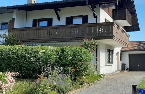 Breitbrunn a. Chiemsee House | Ferienhaus für 8 Personen, 190 qm, 4 Schlafräumen, 2 Bäder, Terrasse und Garten