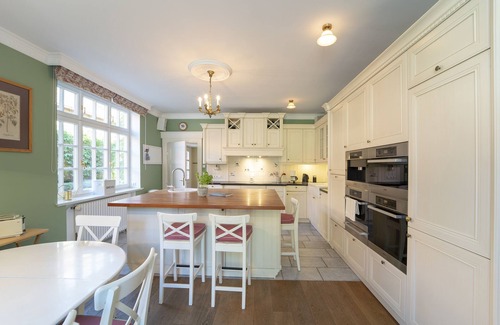 Sierksdorf House | Ferienhaus Ehemaliges Gutshaus mit Großer Terrasse in Oevelgönne