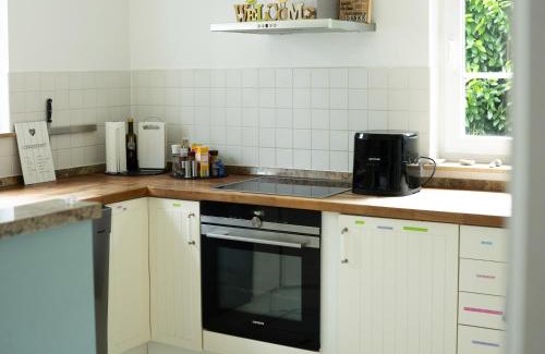 Herrsching am Ammersee House | Ferienhaus Herle in Seenähe - mit Garten, Kamin & Hund willkommen