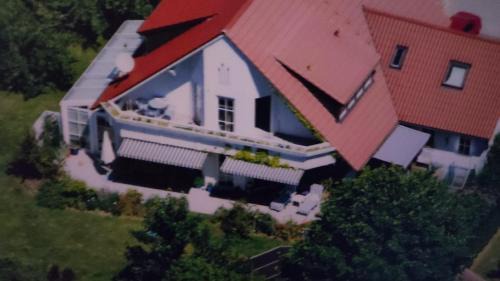 Dinkelsbuehl Apartment | Ferienhaus Ebert, Top-Ausstattung mit Garten, Terrasse & Wall-Box bei Dinkelsbühl