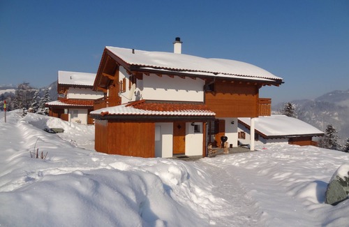 Grusch Ski Chalet | Ferienhaus für 8 Personen in den Bergen, Sauna
