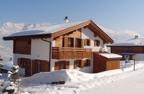 Grusch Ski Chalet | Ferienhaus für 8 Personen in den Bergen, Sauna