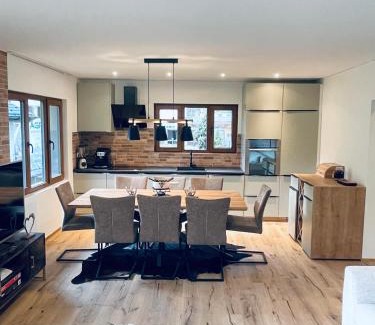 Linthal House | Ferienhaus Granula
