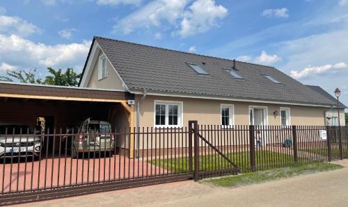 Fehrbellin House | Ferienhaus In Linum Mit Garten, Terrasse Und Grill
