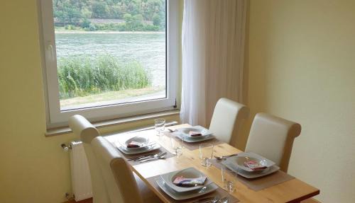 Neuendorf Apartment | Ferienhaus Rheinblick Wohnung 3