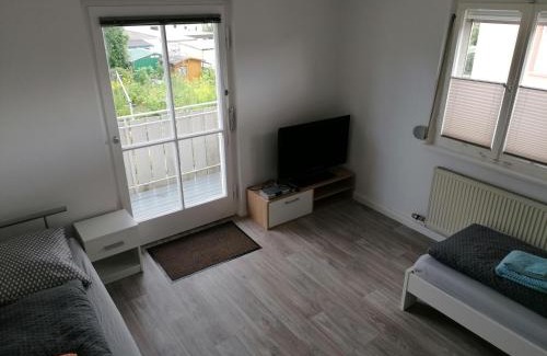 Oehringen House | Ferienhaus Stein, TOP Monteurwohnung, 5 große Einzelzimmer, Doppelzimmer, Übernachtung bis 8 Personen möglich