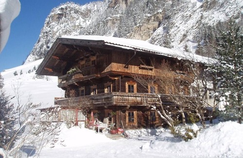 Mayrhofen Apartment | Ferienhof Talaste - Nature paradise in the middle of the Zillertal Alps - Apartment Julia