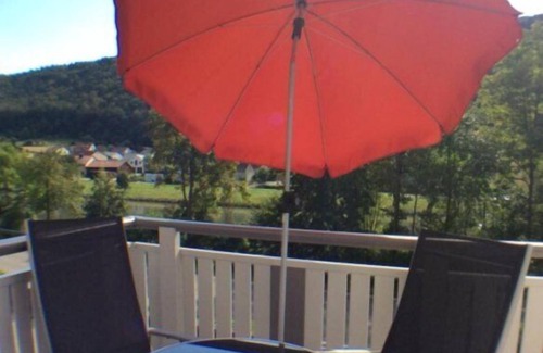 Riedenburg Apartment | Ferienwohnung im 1. Stock mit Balkon und Überdachter Terrasse