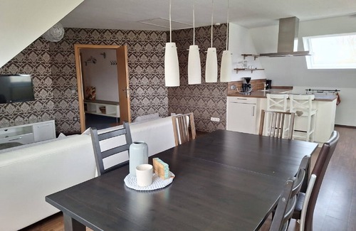Wolframs-Eschenbach Apartment | Ferienwohnung mit 95qm und Sonnigem Balkon