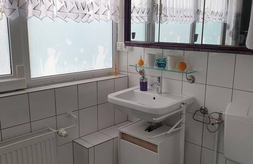 Ruedesheim am Rhein Apartment | Ferienwohnung an der Hildegardis Kirche - apartment/apartment, shower, WC, 1