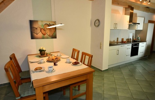 Hayingen Apartment | Ferienwohnung 2 (EG) für 2-3 Personen - auch für Rollstuhlfahrer u. Gäste m. Hund