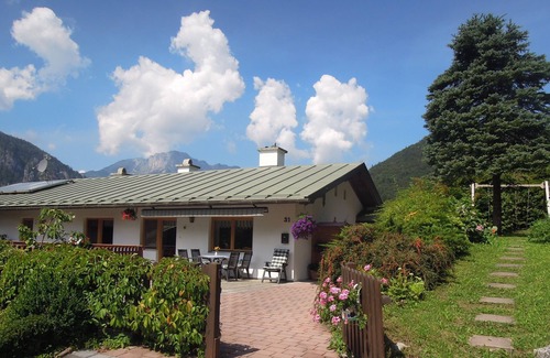 Berchtesgaden Apartment | Ferienwohnung/2 Schlafzimmer/1 Wohnküche/1 Bad/seperates WC/Terrasse