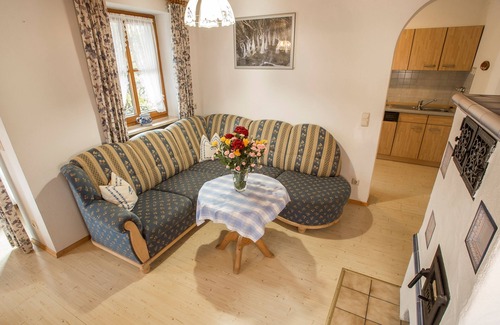Aufham Apartment | Ferienwohnung 75 qm, Nichtraucher, 2 Schlafzimmer, Wohnzimmer, Küche, Balkon oder Terrasse, Sat-TV, 4 Sterne, max 4 Personen
