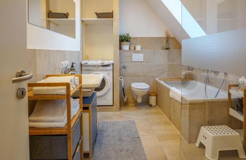 Mering Apartment | Ferienwohnung "Alpspitze" - Familienfreundliche Maisonette in Mering