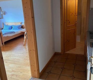 Otterfing Apartment | Ferienwohnung am Bauernhof