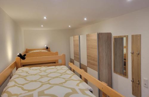 Schoenfeld Apartment | Ferienwohnung am Wald