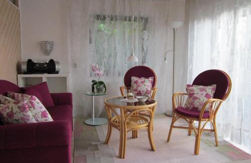 Moessingen Apartment | Ferienwohnung Bambusgarten