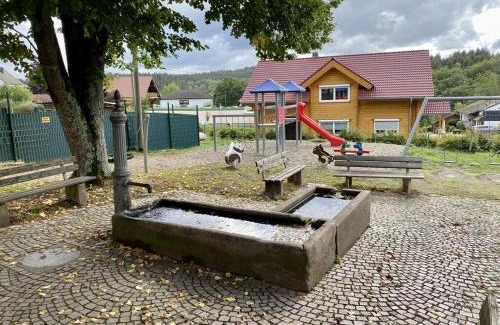 Hinzert-Polert Apartment | Ferienwohnung Brunnenblick