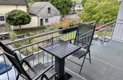 Hinzert-Polert Apartment | Ferienwohnung Brunnenblick