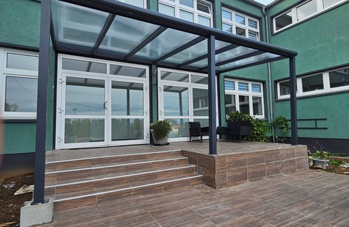 Dippelsdorf Apartment | Ferienwohnung Civrilli 2 Direkt an der B91