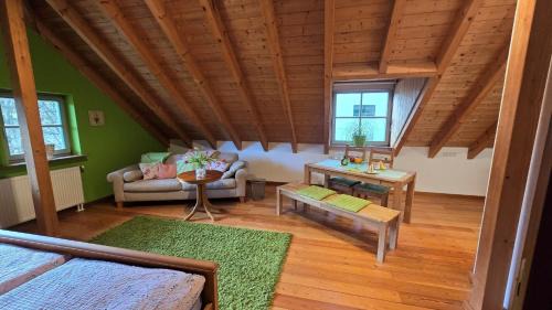 Erlabrunn Apartment | Ferienwohnung Die Reblaus