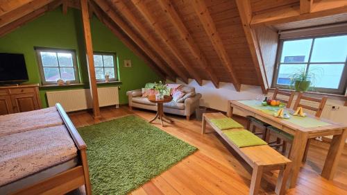 Erlabrunn Apartment | Ferienwohnung Die Reblaus