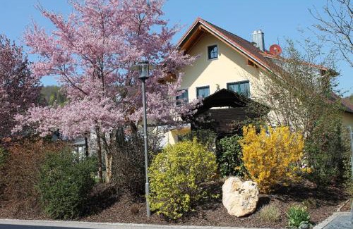 Essing Apartment | Ferienwohnung Faber mit großem Südbalkon