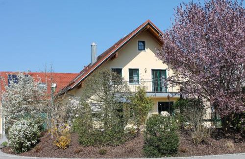 Essing Apartment | Ferienwohnung Faber mit großem Südbalkon