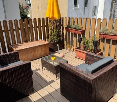 Gera Apartment | Ferienwohnung Gästewohnung mit privater Dachterrasse zentrumsnahe Lage