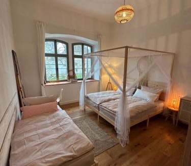 Pirna Apartment | Ferienwohnung Hortensie Rittergut Schloss Zehista Gutshaus