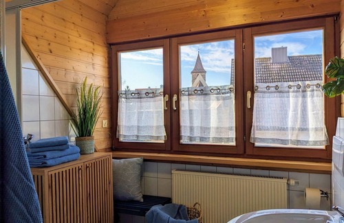 Ornbau Apartment | Ferienwohnung II mit 2 Schlafzimmern im Dachgeschoss