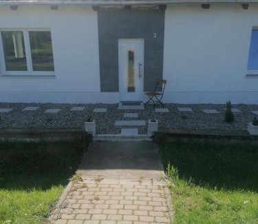 Blumenberg Apartment | Ferienwohnung III Sarrebriese