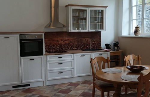 Obere Kyll Apartment | Ferienwohnung mit Blick ins Grüne und Extravaganter Einrichtung
