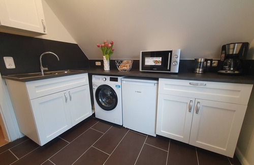 Moelln Apartment | Ferienwohnung mit Kamin, Balkon, Boxspringbett, 3 Personen, See-und Waldnähe