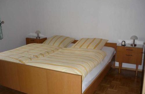 Bistoft Apartment | Ferienwohnung Oehlert - separater Eingang und möblierte Terrasse